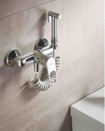 Смеситель для ванны настенный Ledeme с гигиеническим душем L5249